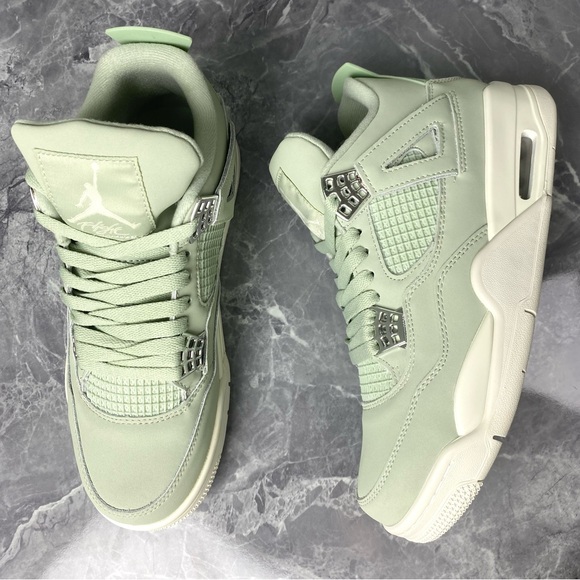 Women’s Mint Green Stylish Sneakers Shoes -Jordan 4 Retro Seafoam -Size W9.5/ M8 - Picture 1 of 8